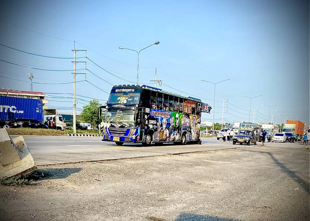 รถบัสนำเที่ยว ฉะเชิงเทรา