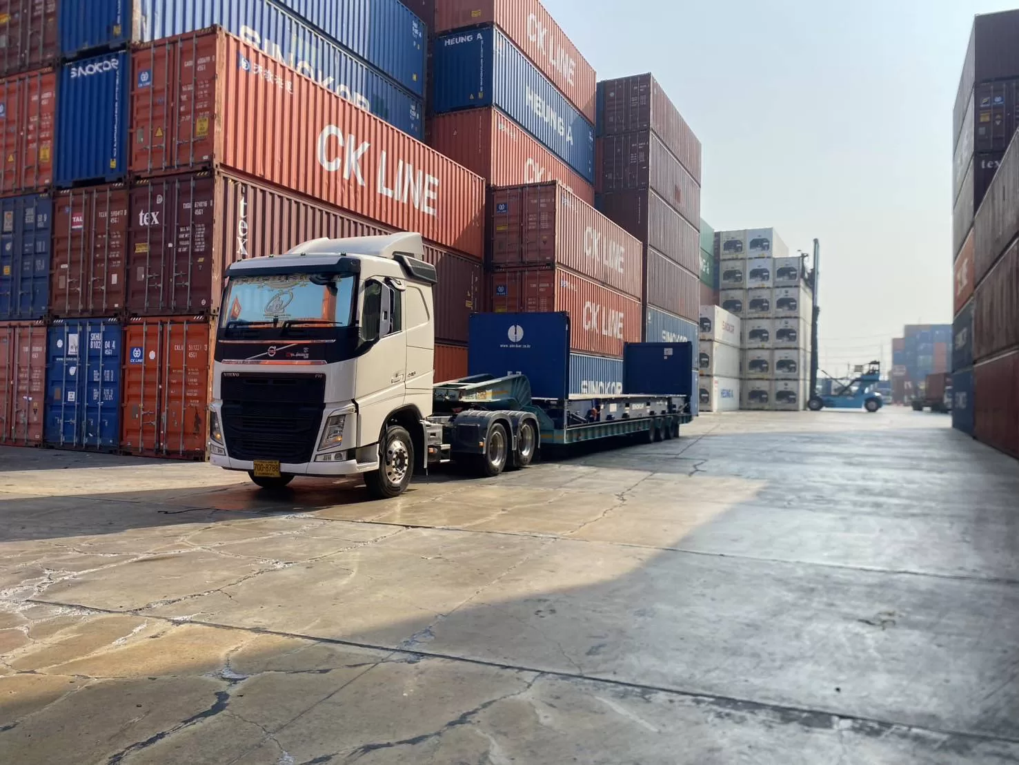 รับขนย้ายเครื่องจักรขนาดใหญ่ ท่าเรือแหลมฉบัง