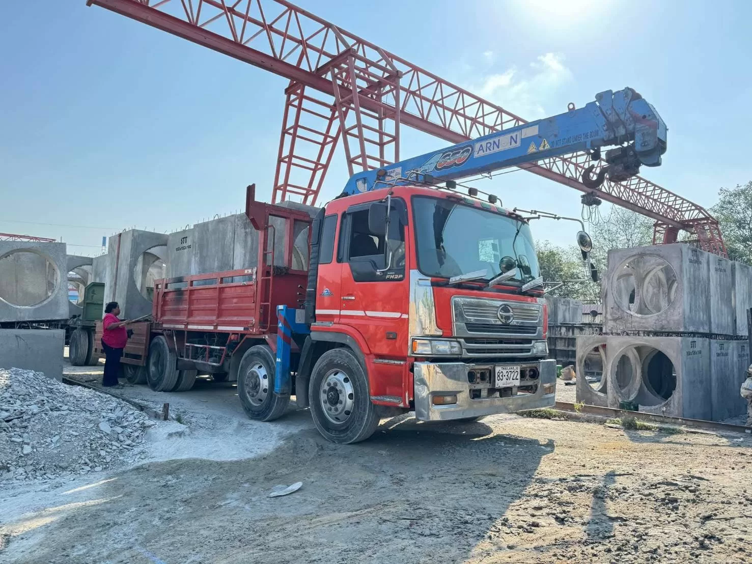 รถเทรลเลอร์พ่วงติดเครน