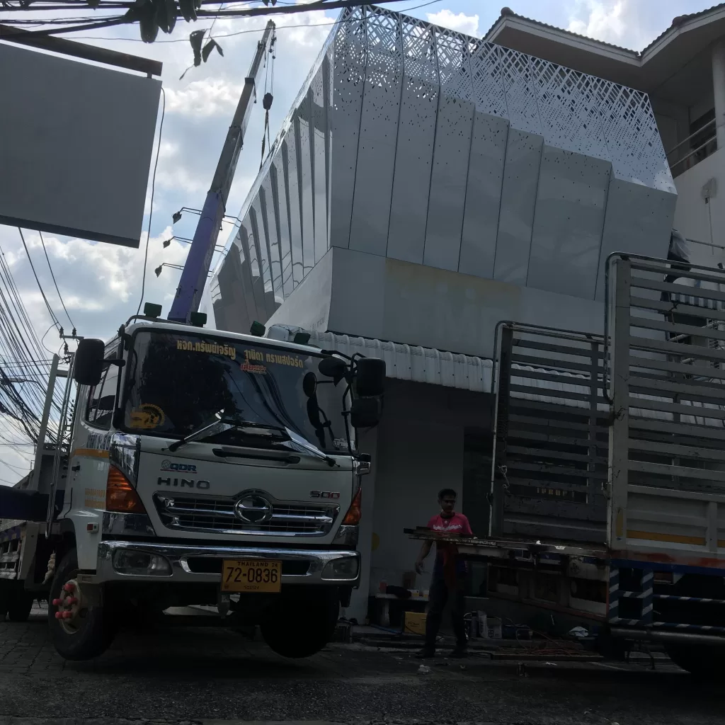 รถเฮี๊ยบรับจ้างปทุมธานี